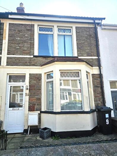 3 Bedroom Terraced House For Sale In Albert Road, Hanham, BS15