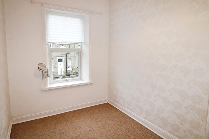 2 Bedroom End Of Terrace House To Rent In Cobden Street, Clayton, BD14