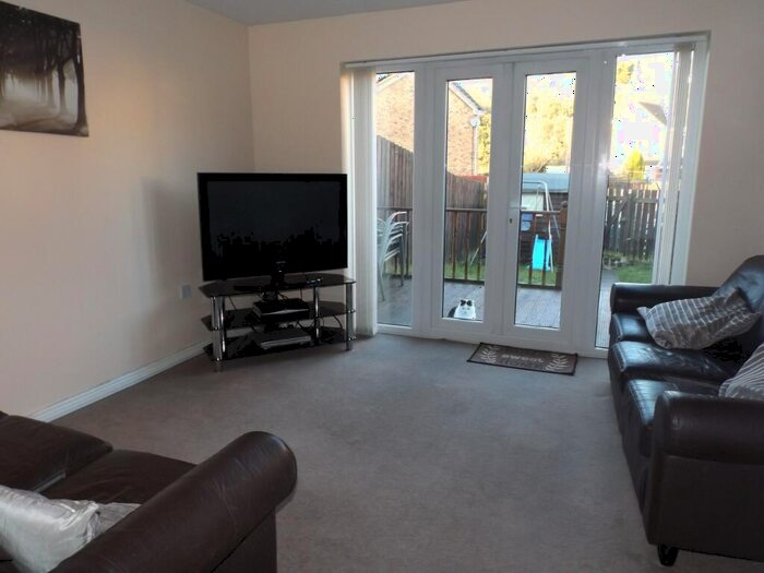 2 Bedroom House To Rent In Heathfield Way, Berry Hill, NG18