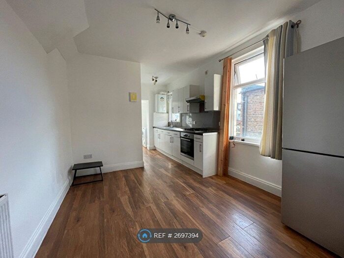 3 Bedroom Flat To Rent In Stanley Road, London, E12