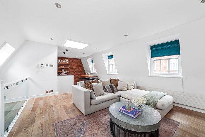 2 Bedroom Town House To Rent In Phillimore Walk, London, W8