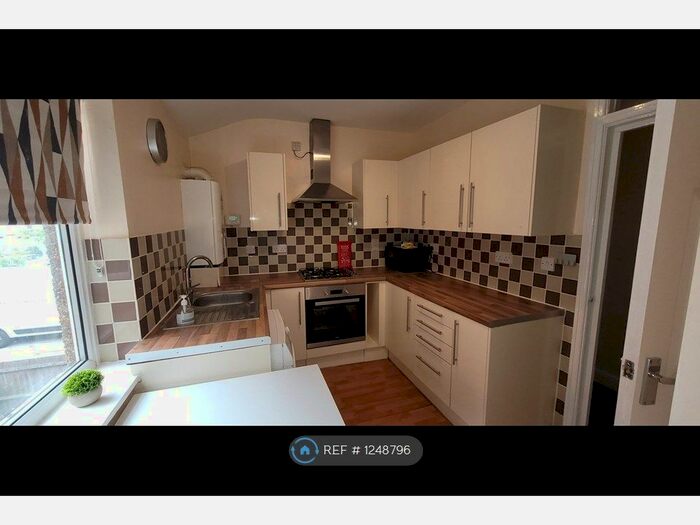 3 Bedroom Flat To Rent In Craven Street, Northampton NN1