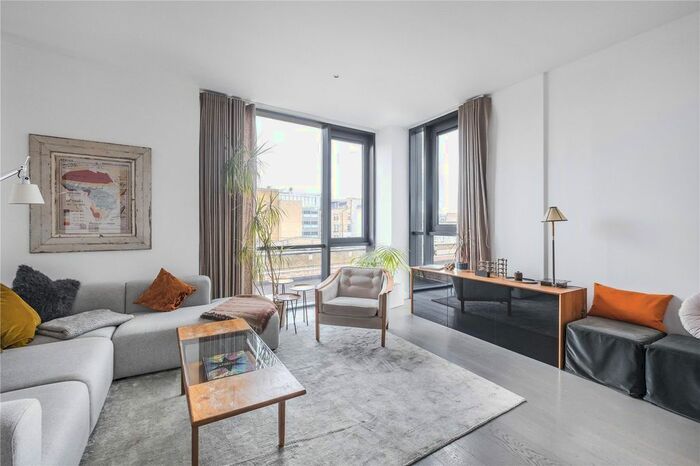 3 Bedroom Flat To Rent In Arthaus Apartments, Richmond Road, Hackney, London, E8