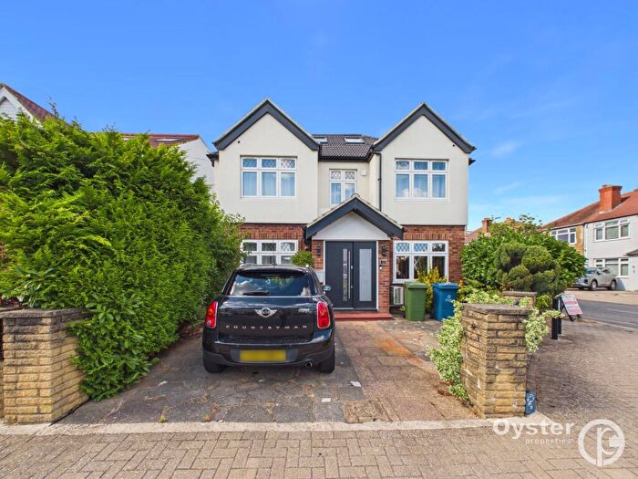 4 Bedroom Detached House To Rent In Formby Avenue, Stanmore, HA7