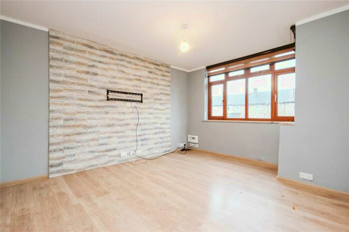 3 Bedroom End Of Terrace House To Rent In Holly Hill Road, Kingswood, Bristol, BS15