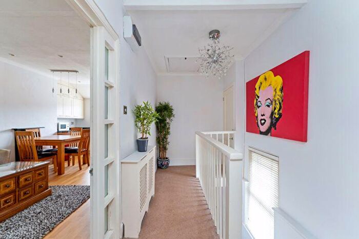 2 Bedroom Apartment To Rent In Crouch Hall Road, Crouch End, N8