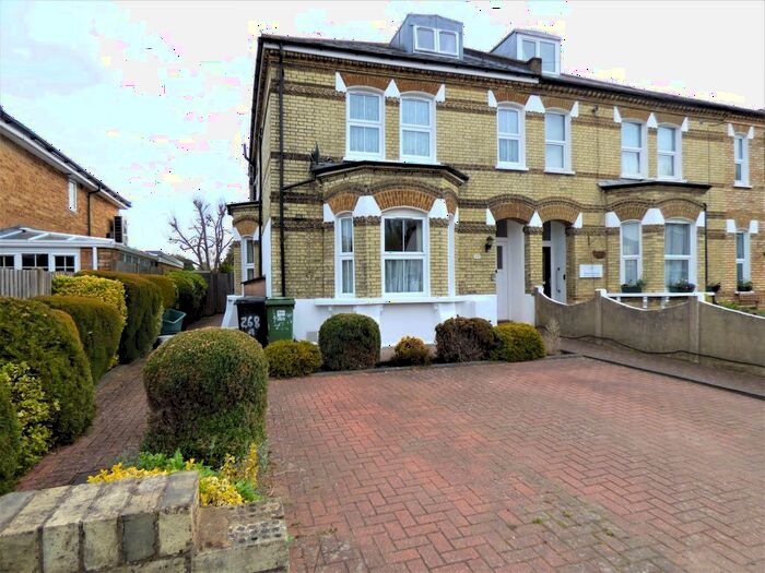 2 Bedroom Maisonette To Rent In Chessington Road, West Ewell, Epsom, KT19