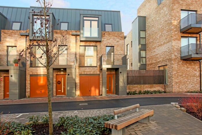 4 Bedroom End Of Terrace House To Rent In Nicoll Circus Mill Hill, NW7