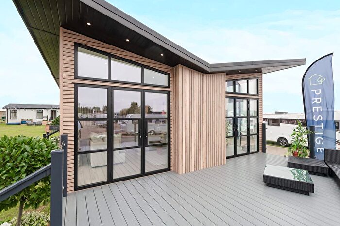3 Bedroom Mobile/park Home For Sale In Abersoch, Pwllheli, LL53