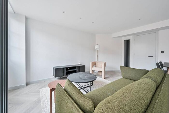 2 Bedroom Flat To Rent In Hoxton Market, Hoxton, London, N1