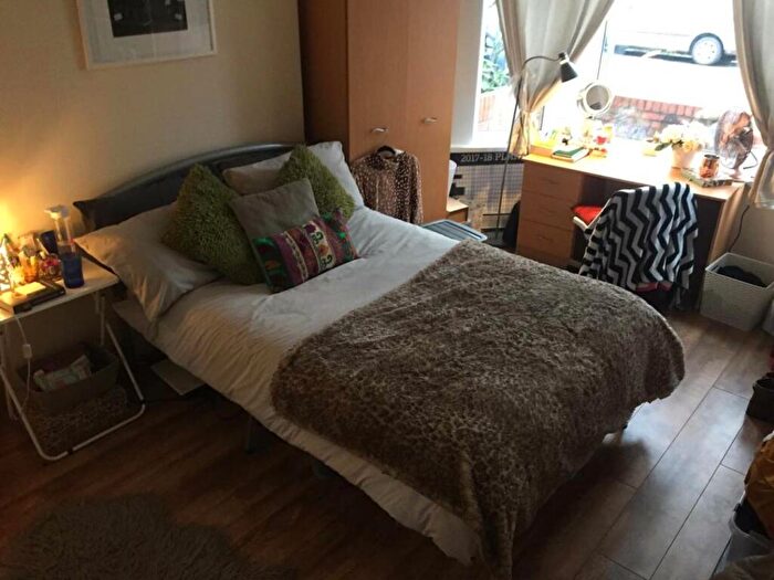 5 Bedroom House To Rent In Werfa Street, Roath, Cardiff, CF23