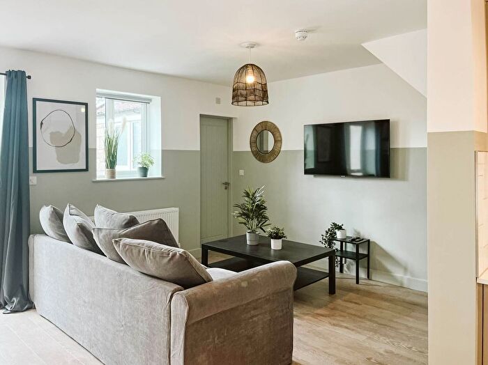 6 Bedroom Terraced House To Rent In Ninth Avenue, Horfield, BS7