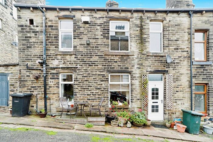 1 Bedroom End Of Terrace House For Sale In Pink Street, Haworth, Keighley, BD22