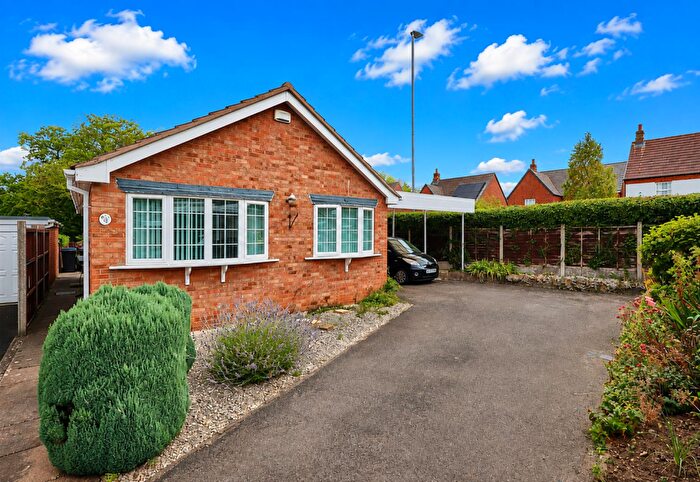 3 Bedroom Detached Bungalow For Sale In Sutton Close, Hinckley, LE10