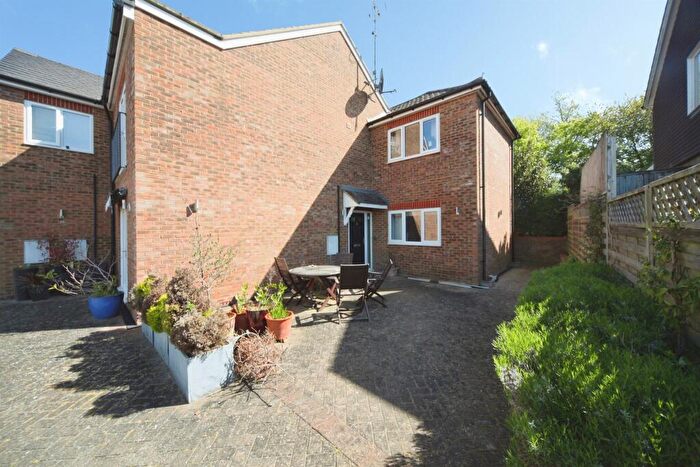 2 Bedroom Apartment For Sale In Brook Street, Tring, HP23