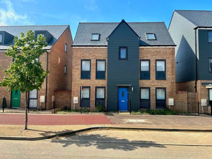 4 Bedroom Detached House To Rent In Fen Street, Brooklands, MK10