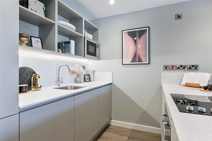 2 Bedroom Apartment To Rent In Spinners Yard, Skinner Ln, LS7