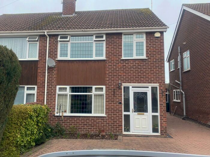 3 Bedroom Semi-Detached House To Rent In Ivybridge Road, Styvechale, Coventry, CV3