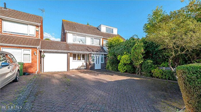 3 Bedroom Semi-Detached House For Sale In Highcliffe Road, Tamworth, Staffordshire, B77