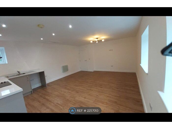 1 Bedroom Flat To Rent In Stephen House, Knottingley, WF11