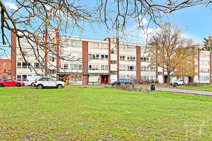 2 Bedroom Flat For Sale In The Plain, Epping, CM16