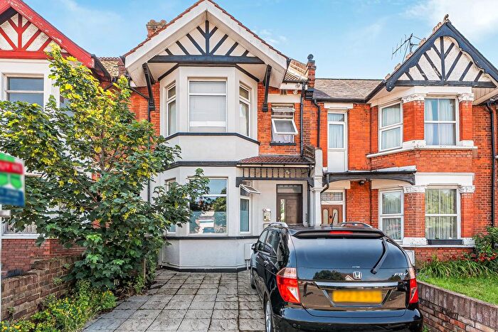 2 Bedroom Flat For Sale In Manor Park Crescent, Edgware, Greater London., HA8