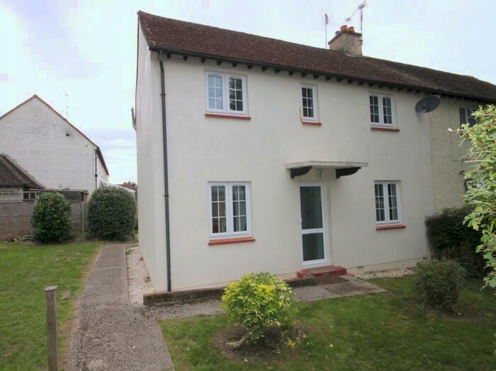 4 Bedroom Semi-Detached House To Rent In Arthur Road, Farnham, Surrey, GU9