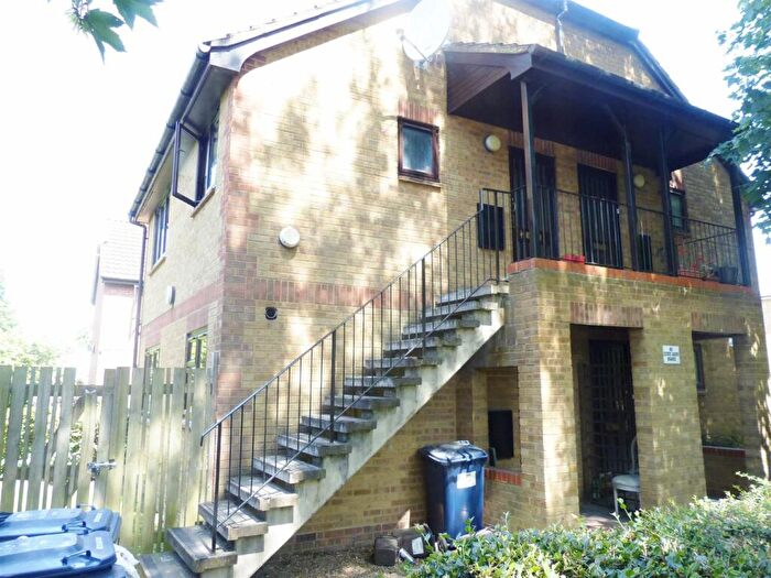 Maisonette To Rent In Eagle Drive, Colindale, NW9