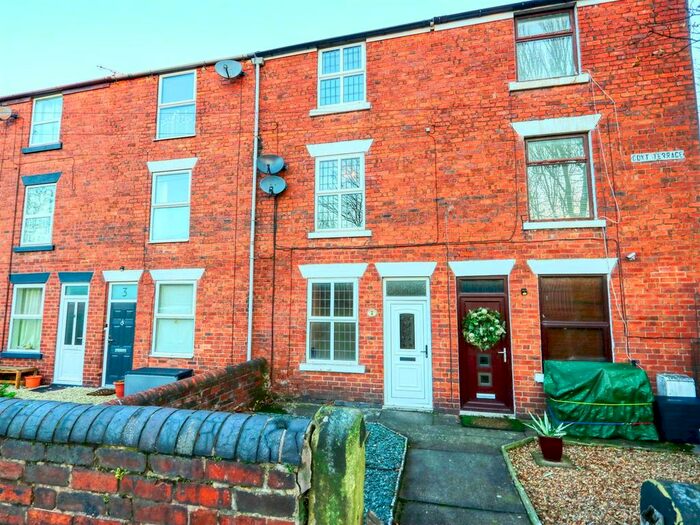 3 Bedroom Town House To Rent In Goyt Terrace, Factory Street, Brampton, Chesterfield, S40