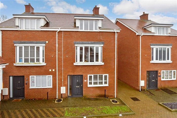 4 Bedroom End Of Terrace House For Sale In Smiths Close, Brenzett, Romney Marsh, Kent, TN29