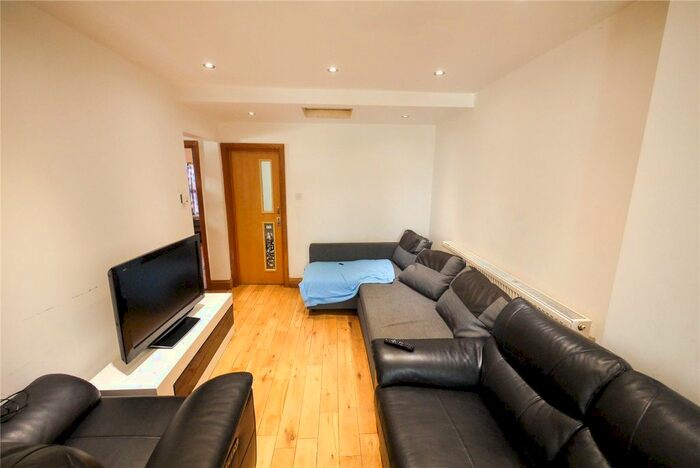 3 Bedroom Flat To Rent In Ongar Road, Brentwood, Essex, CM15