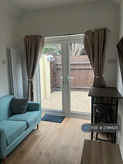 1 Bedroom Flat To Rent In New Malden, Greater London, KT3