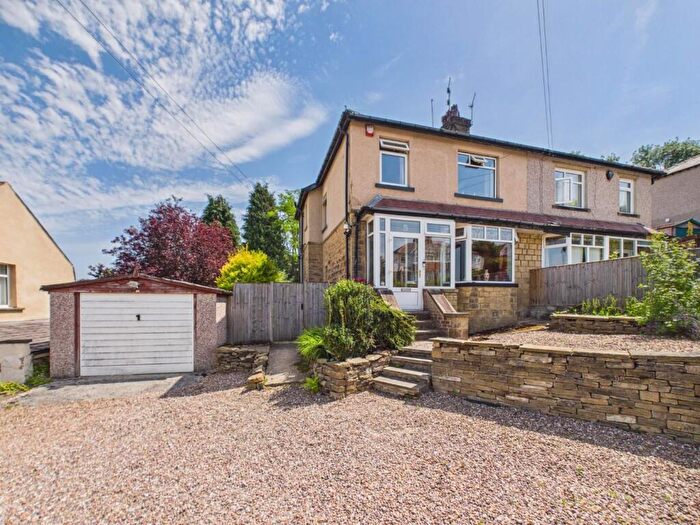 3 Bedroom Semi Detached House For Sale In Ghyll Wood Drive, Bingley, BD16