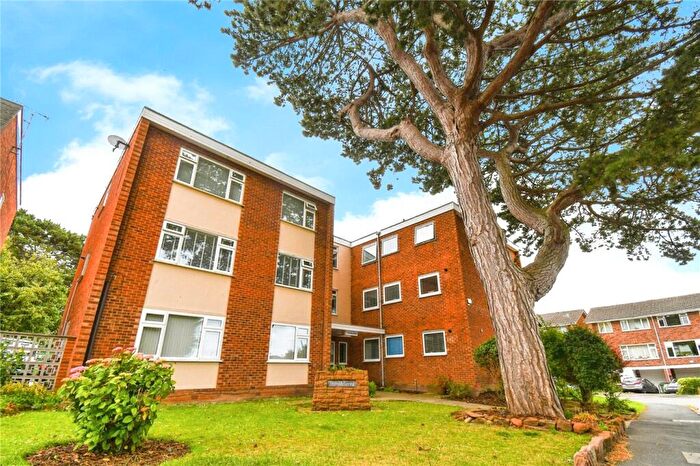 2 Bedroom Flat To Rent In The Malverns, Ringwood, Prenton, CH43
