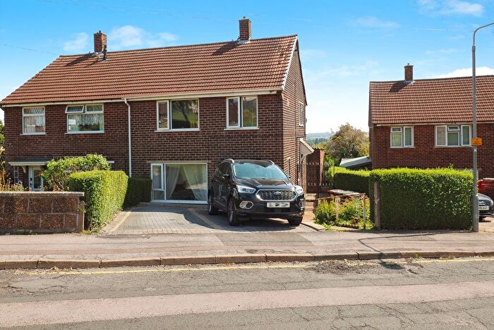 3 Bedroom Semi-Detached House For Sale In Phoenix Avenue, Nottingham, Nottinghamshire, NG4