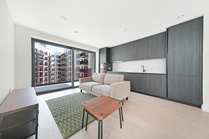 2 Bedroom Flat To Rent In Belfield Mansions, Heygate Street, SE17