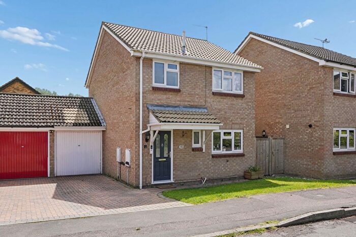 3 Bedroom Detached House For Sale In Burwell Meadow, Witney, OX28