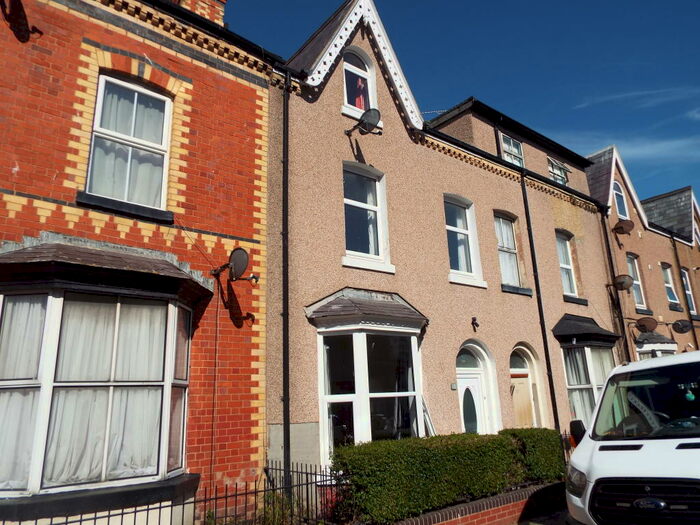 4 Bedroom House To Rent In Princes Street, Rhyl, LL18