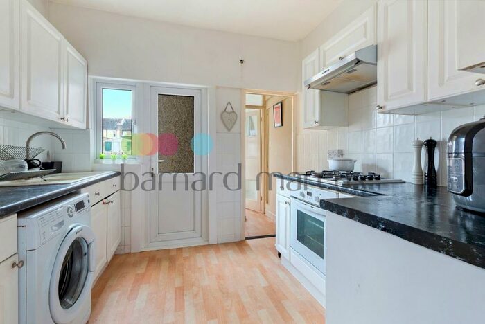 2 Bedroom Apartment To Rent In Totton Road, Thornton Heath, CR7