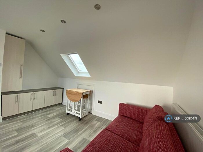 1 Bedroom Flat To Rent In Kenton Road, Harrow, HA3