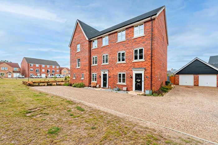 4 Bedroom Terraced House For Sale In Grouse Close, Sprowston, NR7