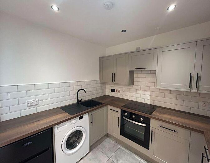 2 Bedroom Flat To Rent In Waterloo Road, Liverpool- Viewings Recommended, L3