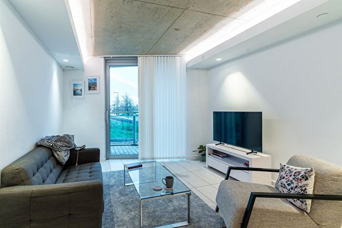 1 Bedroom Flat For Sale In Apt Hoola (East Tower), E16