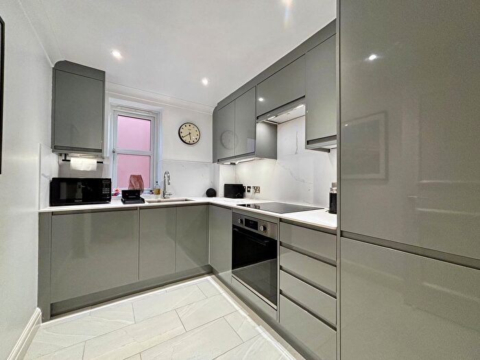 1 Bedroom Flat To Rent In Plaistow Lane, Bromley, BR1