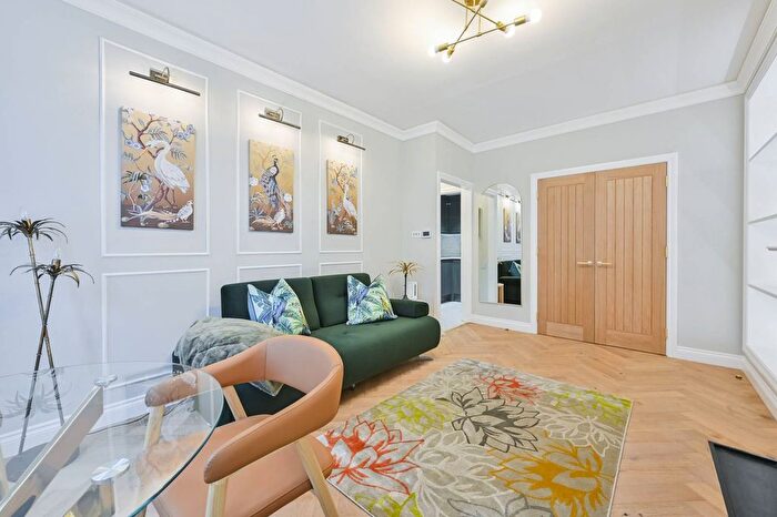 1 Bedroom Flat To Rent In Carrington Street, Mayfair, London, W1J