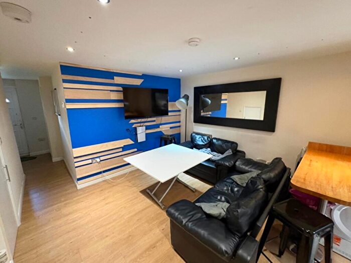 5 Bedroom Semi Detached House To Rent In Bed Student House - Rhodaus Close, Cccu, CT1