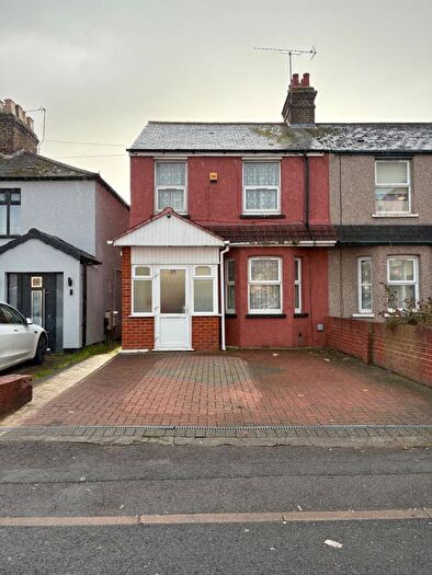 2 Bedroom Semi-Detached House To Rent In Golden Crescent, Hayes, UB3