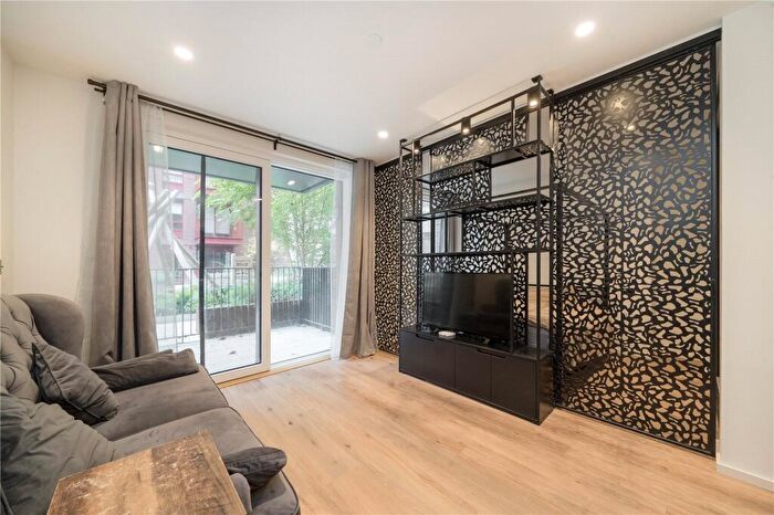 Apartment For Sale In Curlew House, Hawser Lane, London, E14