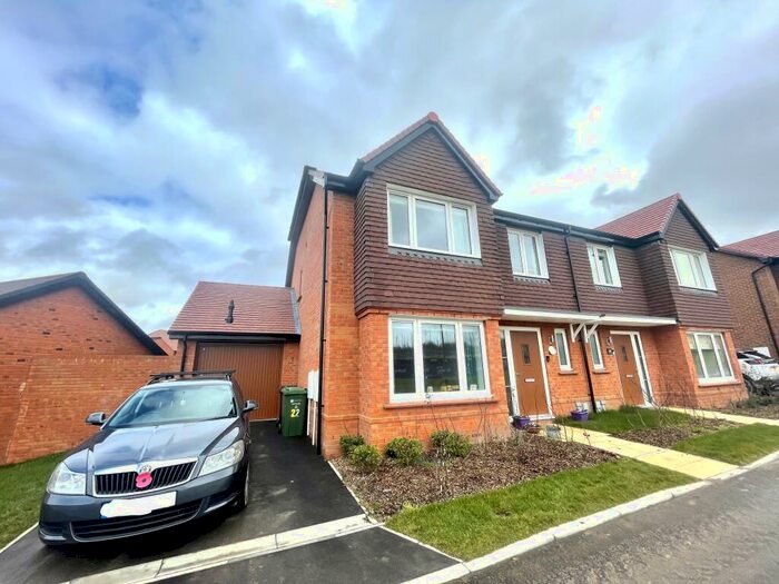 4 Bedroom Semi-Detached House To Rent In Vernon Drive, Tongham, Farnham, GU10