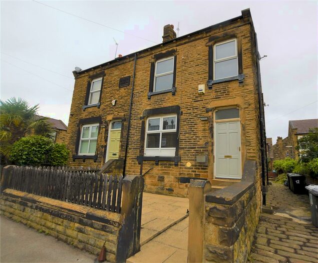 2 Bedroom Terraced House To Rent In New Park Street, Morley, Leeds, West Yorkshire, LS27